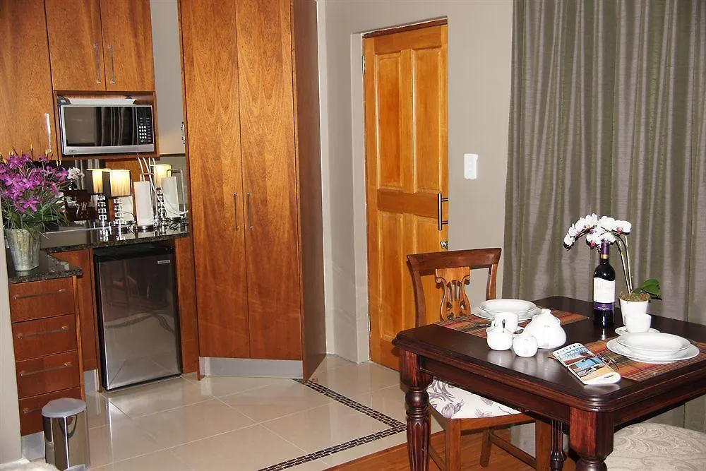 Chocolate Box Boutique Guesthouse Gordonʼs Bay Πανσιόν