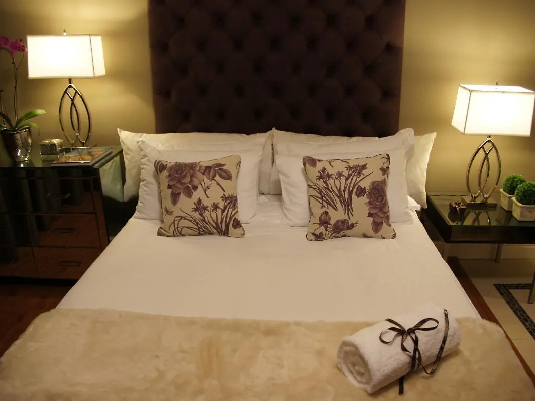 Chocolate Box Boutique Guesthouse Gordonʼs Bay