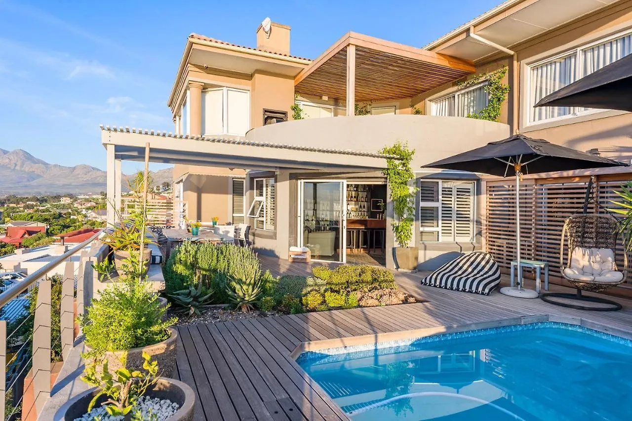 Chocolate Box Boutique Guesthouse Gordonʼs Bay